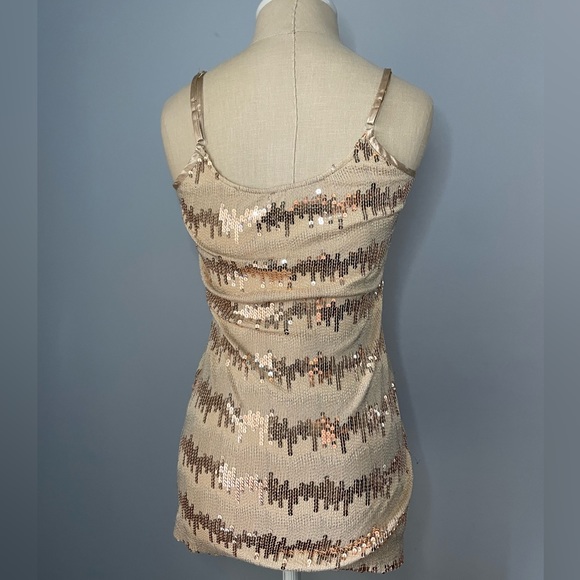 BKE Gold Sequin Tank Top - Picture 3 of 5